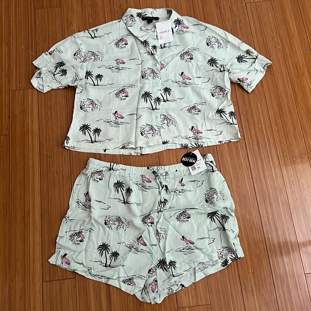 Women’s matching shirt and shorts set